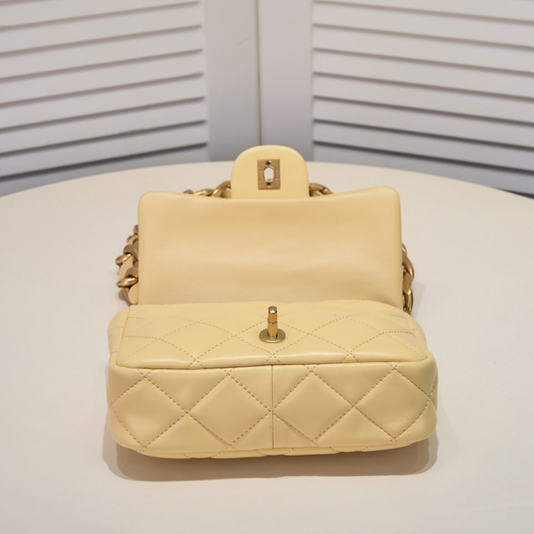 シャネルバッグ内部構造